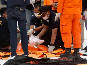 Katastrofa boeinga 737. Z morza wydobyto szczątki ofiar