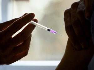 Wiemy kiedy zapisy na szczepienia dla nauczycieli, służb mundurowych i osób między 60 a 70 rokiem życia