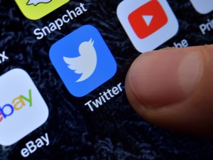 Ile kont użytkowników Twittera z UE zostało zablokowanych? Komisja Europejska odpowiada