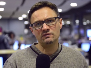 Dziennikarz Wyborczej o kobiecie: „lizała to i dolizała”. Internauci: „wsparcie kobiet w praktyce”