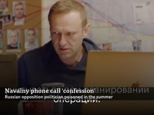 Nawalny ma przybyć do Moskwy. Na lotnisku Wnukowo stoją samochody policyjne