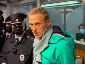 Rosja: Nawalny zostanie w areszcie do decyzji sądu