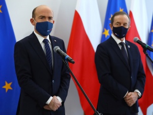 Borys nad tym nie panuje, niepewność, rozczarowanie i nadzieje na powrót Tuska. Fatalna sytuacja w PO