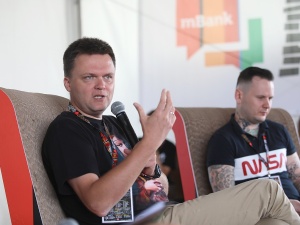 Wprost: Fala odejść z Polski 2050. Działacze nagrali Hołowni film