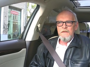 Onet grzmi o oporze wobec policyjnego państwa: Lider Obywateli RP w więzieniu. Czego zapomnieli dodać?