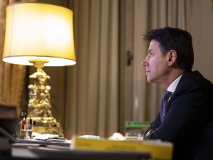 Premier Giuseppe Conte złożył dymisję na ręce prezydenta Włoch