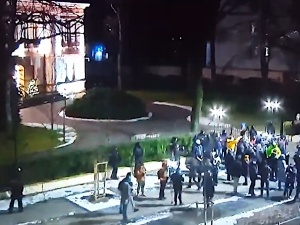 [video] Strajk Kobiet się wściekł, ale zdaje na razie mało kogo to obeszło. Pierwsze nagrania sprzed TK