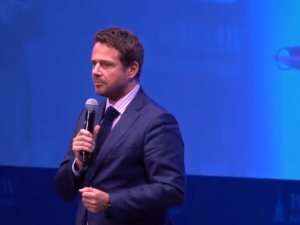 Trzaskowski o protestach pod TK: „cały naród ma dość”. Internauci: „rura gdzieś pękła”