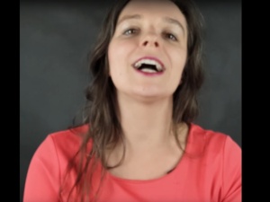 „Transparent, podarta Konstytucja RP i kamizelka. Jachira i  jej fanty na aukcję WOŚP