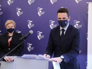 [sondaż] Złe wieści dla Trzaskowskiego