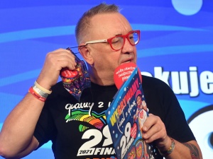 Owsiak grzmi: Nie będziemy odpowiadali szaleńcom. Dziękuje też Strajkowi Kobiet