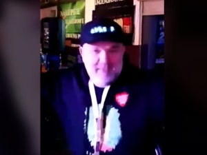 [Video] Żenada... Radny tańczył i śpiewał „j**ać PiS”. Nagranie wysłał działaczce PiS