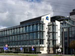 TVN wciąż się kurczy - zlikwidowano biuro korespondenta w Moskwie. Kuriozalne tłumaczenie firmy