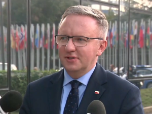 Krzysztof Szczerski rozmawia z doradcą Joe Bidena