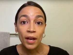 Krysiak: Ocasio Cortez miała o mało nie zginąć podczas zamieszek na Kapitolu. Okazało się, że... jej tam nie było