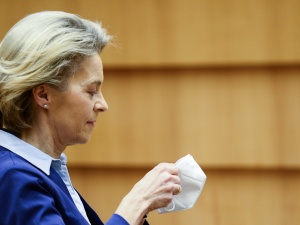 Reputacja UE ucierpiała. Miażdżące wyniki sondażu w Niemczech ws. zakupu szczepionek przez Brukselę