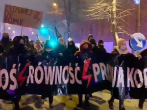 Jest wniosek o areszt dla działacza Strajku Kobiet. Prokuratura: Najechał busem na funkcjonariuszy