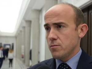 To najlepszy prezent dla Kaczyńskiego. Senator PO uderza w kolegów z partii 
