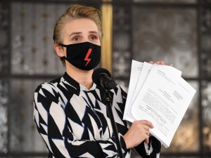 Scheuring-Wielgus składa zawiadomienia do prokuratury. Na celowniku m.in. prymas Polski