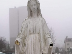 Zniszczono figurę Matki Boskiej w Częstochowie