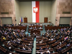 [najnowszy sondaż] United Survey: PiS utrzymuje wysokie poparcie, ale...