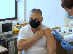 Węgry: Viktor Orban zaszczepił się chińskim preparatem