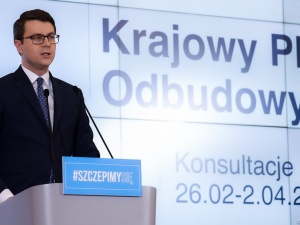 Co ze szczepionkami dla cywilnych pracowników służb mundurowych? Na pytanie Tysol.pl odpowiada rzecznik rządu