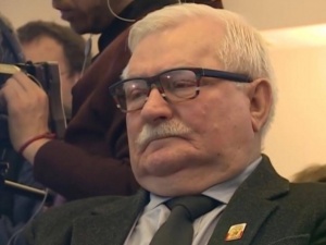 Piramidy, duchy i dzieci Indygo. Dziwna seria wpisów Wałęsy 