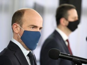 Nie wnikam w pana życie prywatne.... Awantura na konferencji Budki