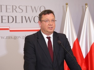 Zakaz adopcji dla homoseksualistów to dopiero przygrywka. Fala komentarzy po mocnej zapowiedzi min. Wójcika