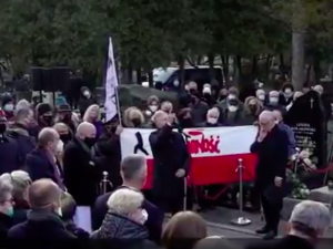 [video] Frasyniuk na pogrzebie Lityńskiego mówi o ośmiu gwiazdach: Spraw, żeby jaśniej świeciły na niebie