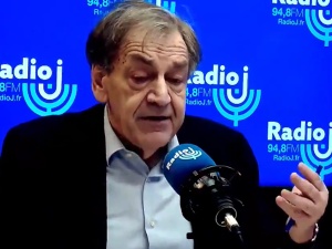 [VIDEO] Polacy wypijają antysemityzm z mlekiem matki. Francuski pisarz powtarza rasistowską opinię