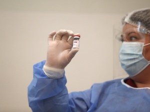 Niemcy i Francja zawieszają szczepienia antycovidowe preparatem AstraZeneca