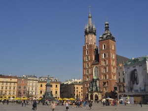 Rozebrała się i opluła księdza. Szokujące sceny w Bazylice Mariackiej
