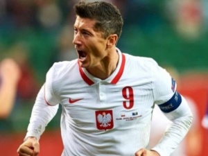 Do Londynu pojedziemy w pełnym składzie. Boniek kieruje podziękowania do Kancelarii Premiera