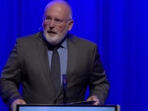 Timmermans: Jeśli będziemy zmuszeni skonfiskujemy szczepionki