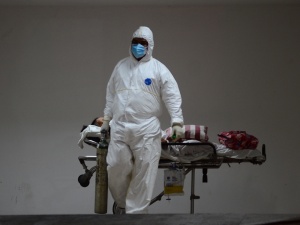 Epidemiolodzy biją na alarm. Ostrzegają przed czwartą falą koronawirusa