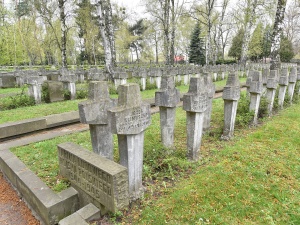 Do najwyższych władz RP.... Apel o dekomunizację Powązek Wojskowych w Warszawie