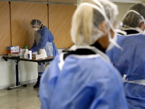 Od dziś w całym kraju wchodzą w życie nowe obostrzenia epidemiczne