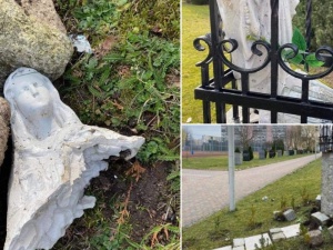 W Koszalinie urwano głowę figurze Matki Boskiej