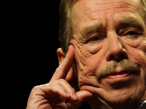 [„TS” Nr 23 (60) 10.11.89] Václav Havel: Nasza szlachta była zniemczona, wy mieliście własną, polską