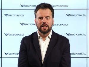 Red. Nizinkiewicz: Restrykcje pandemiczne do 9 kwietnia. Czy dlatego, żeby Jarosław Kaczyński mógł wziąć udział w uroczystościach 10 kwietnia? 