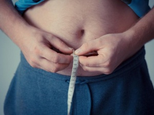 Podczas pandemii aż 42 proc. Polaków przybrało na wadze średnio 5,7 kg