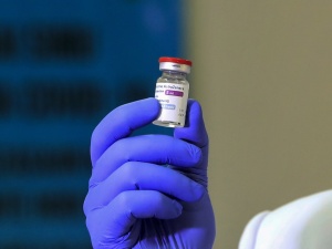 EMA: Korzyści ze stosowania szczepionki AstraZeneki przewyższają ryzyko działań niepożądanych