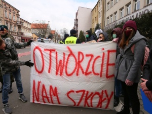 Powrót do nauki stacjonarnej jeszcze w kwietniu? Czarnek: Jestem przekonany
