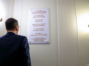 Premier: Katastrofa smoleńska to największa narodowa tragedia w powojennej historii Polski