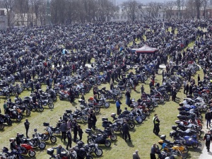 Otwarcie sezonu motocyklowego na Jasnej Górze. „Pielgrzymi są dosyć zdyscyplinowani”