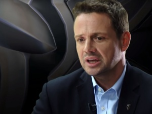 Co za bezczelność! Trzaskowski: Podwyżki za wywóz śmieci nie są duże. Ale jeśli ktoś używa wody rozrzutnie... 