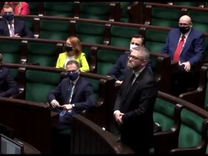 [video] Awantura w Sejmie: Braun wykluczony z obrad. Naraża pan zdrowie i życie innych osób