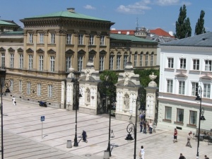 Warszawa: Rusza śledztwo po zawiadomieniu o zgwałceniu studentek przez doktoranta UW